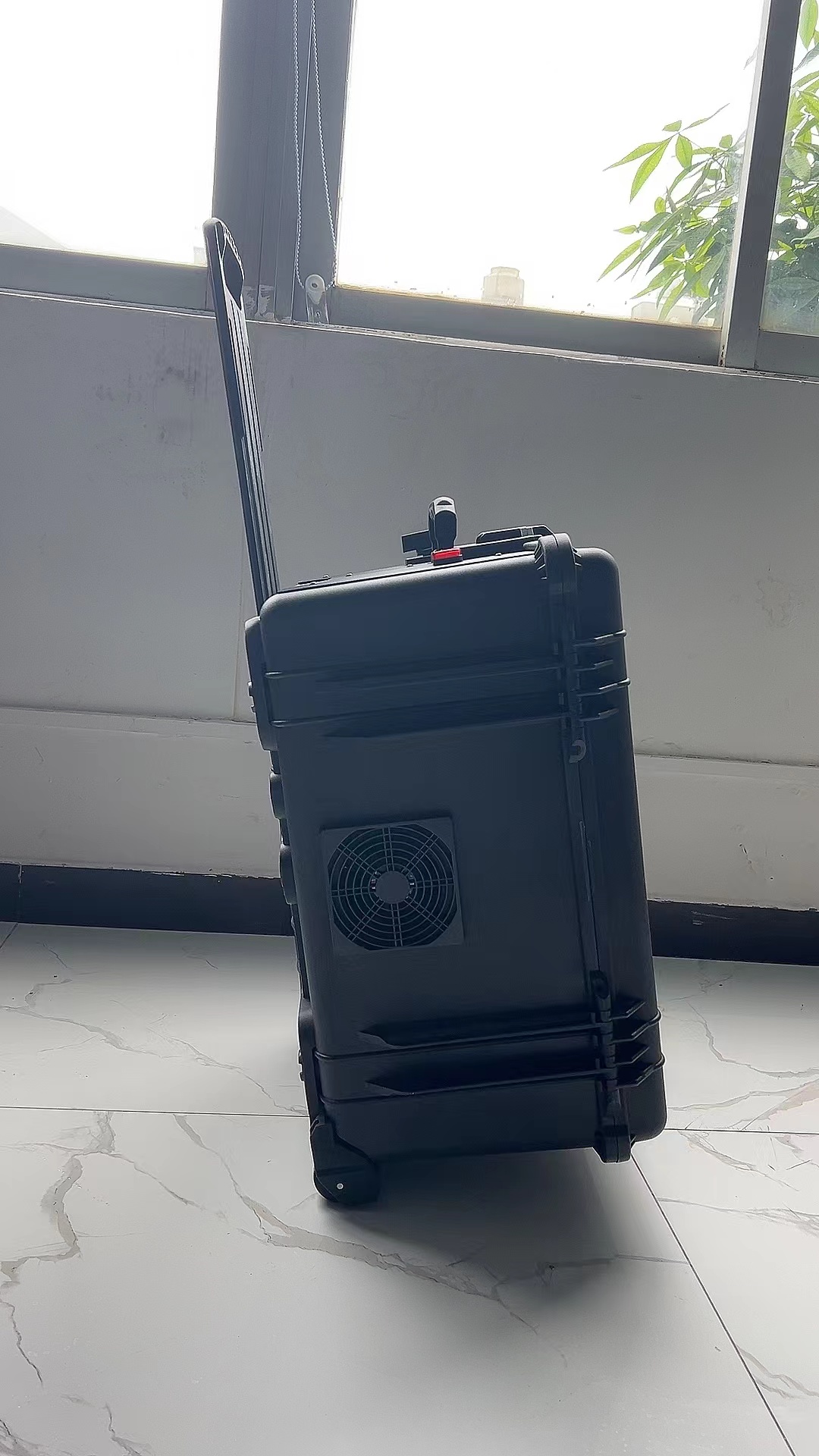 芙蓉手拉箱型移动通信干扰器